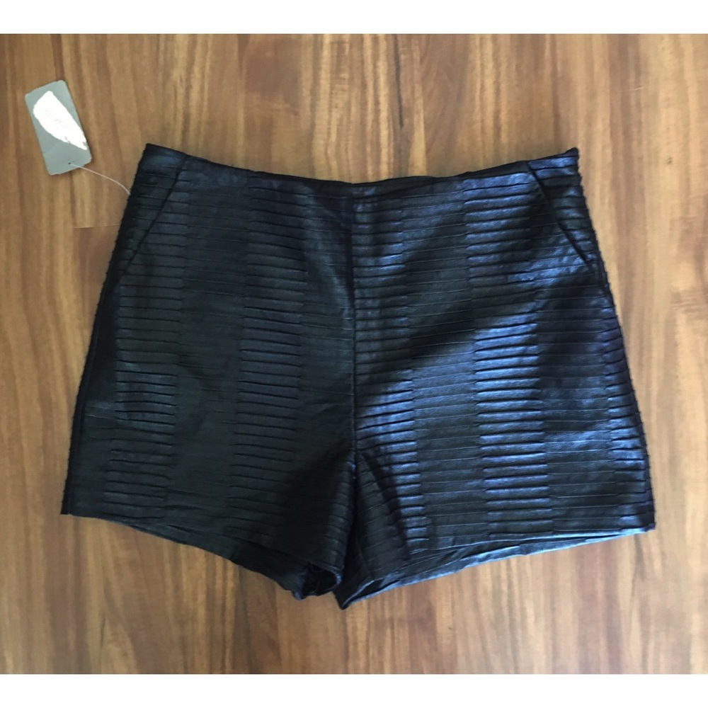 Textured leather shorts